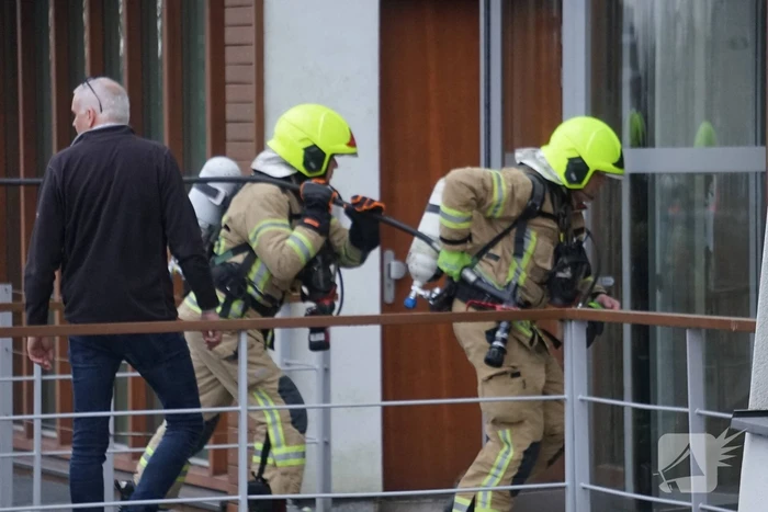 Bedrijfspand ontruimd door brand