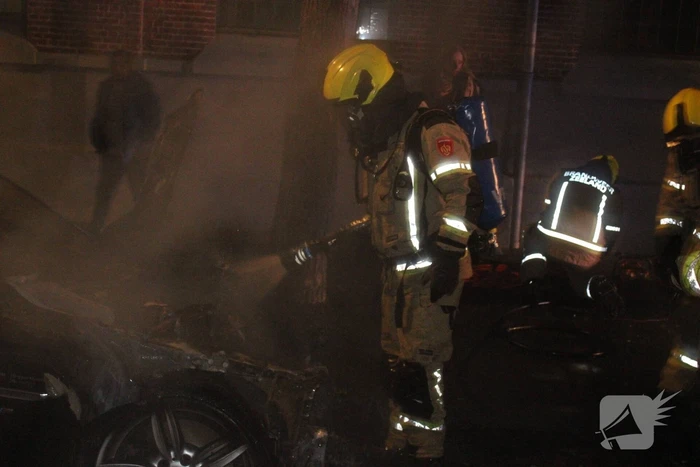 Auto verwoest door brand