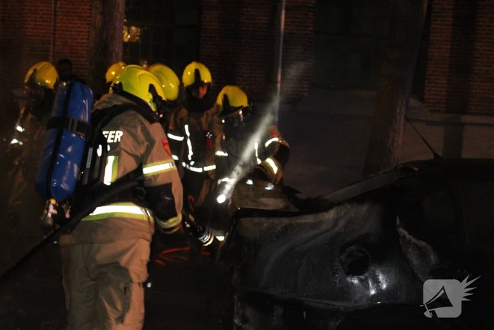 Auto verwoest door brand
