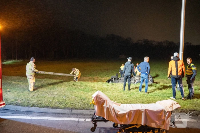 Automobiliste belandt met auto in greppel