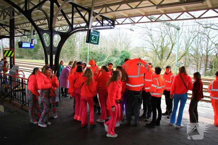 Grote drukte op station vanwege dag twee carnaval
