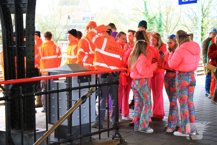 Grote drukte op station vanwege dag twee carnaval