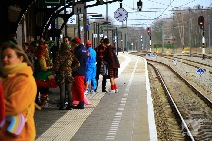 Grote drukte op station vanwege dag twee carnaval