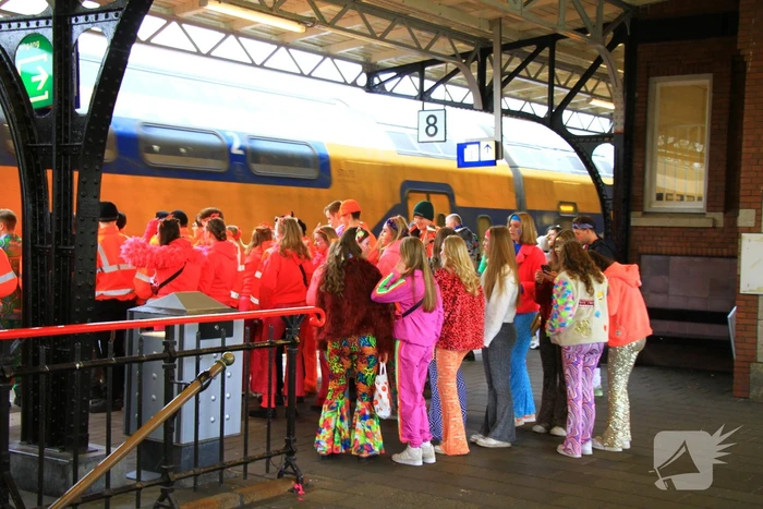 Grote drukte op station vanwege dag twee carnaval