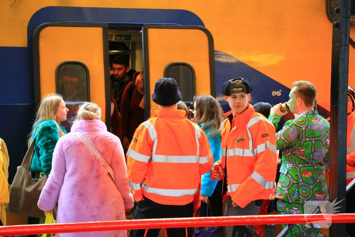 Grote drukte op station vanwege dag twee carnaval