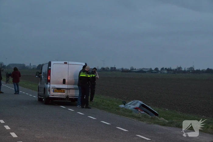 Automobilist belandt in greppel