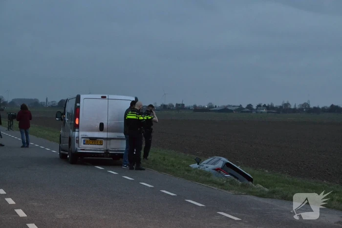 Automobilist belandt in greppel
