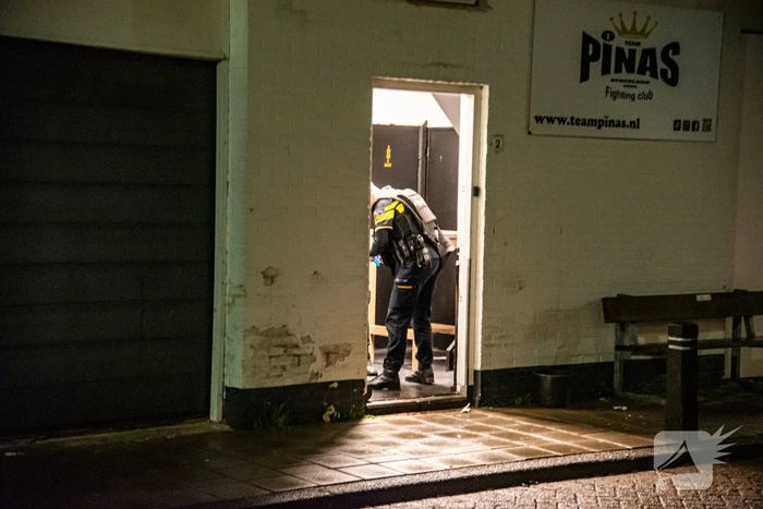Persoon lost schot tijdens feest in bedrijfspand