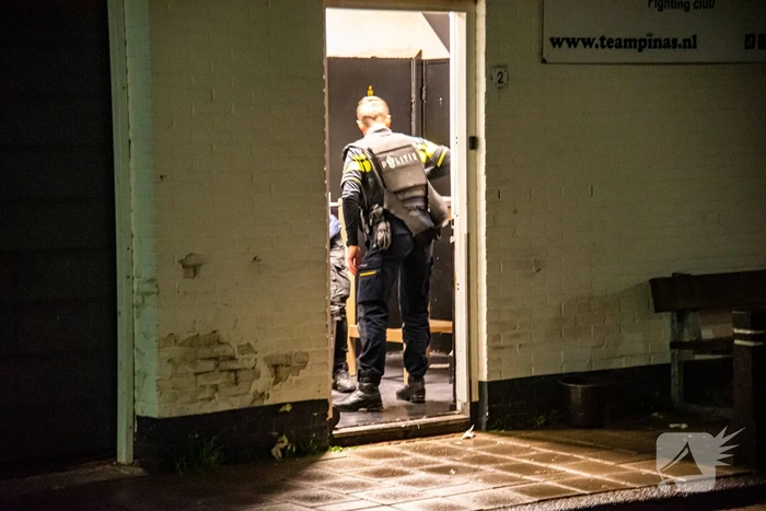 Persoon lost schot tijdens feest in bedrijfspand