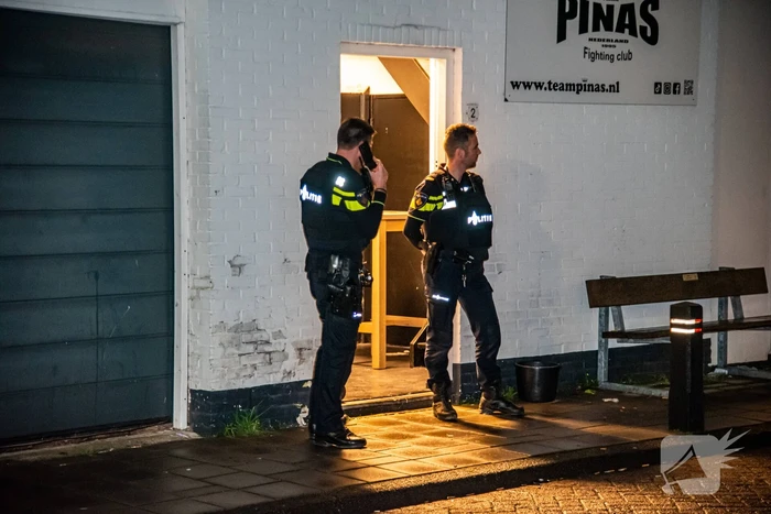 Persoon lost schot tijdens feest in bedrijfspand