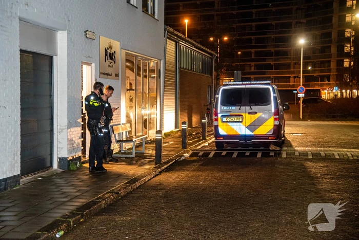 Persoon lost schot tijdens feest in bedrijfspand