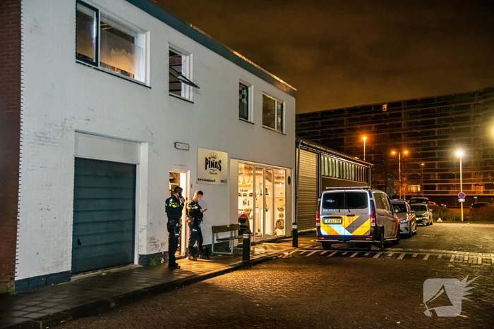Persoon lost schot tijdens feest in bedrijfspand