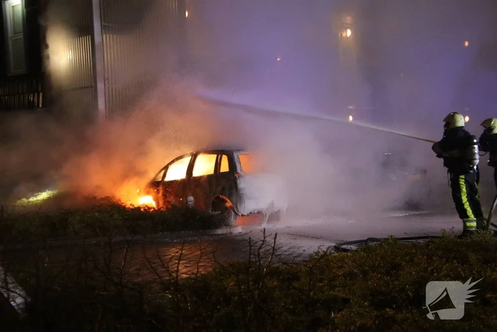 Auto verwoest door brand