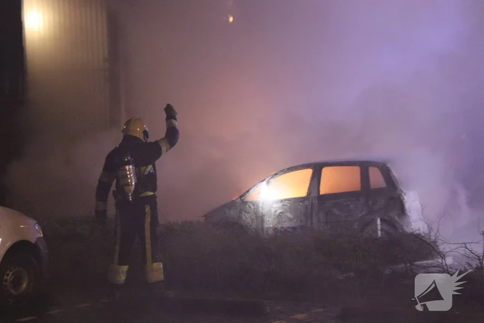 Auto verwoest door brand