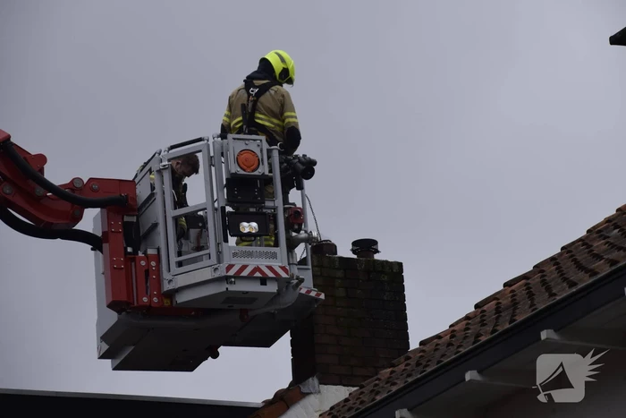 Schoorsteenbrand snel onder controle