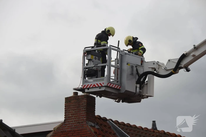 Schoorsteenbrand snel onder controle