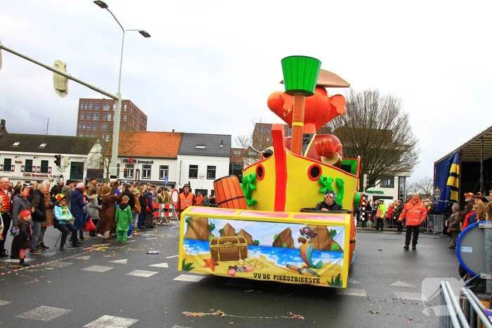 Optocht trekt veel bekijks
