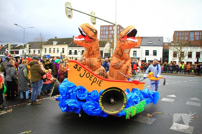 Optocht trekt veel bekijks