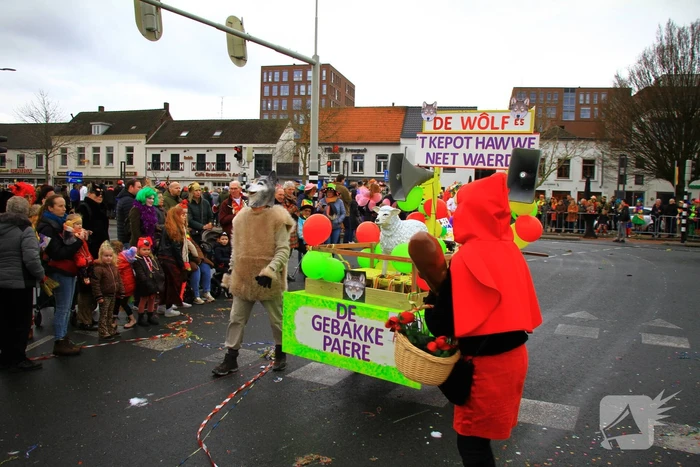 Optocht trekt veel bekijks