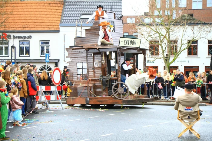 Optocht trekt veel bekijks