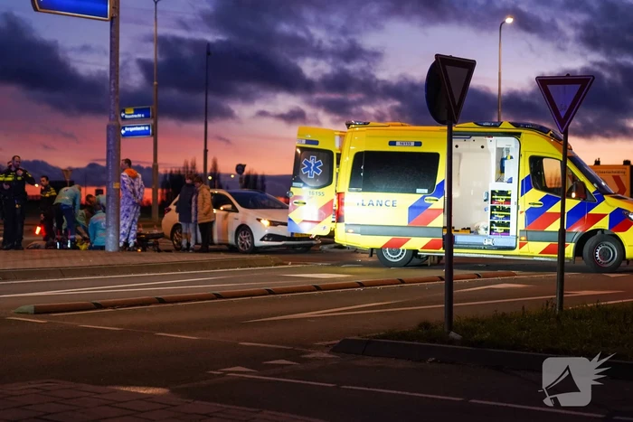 Persoon gewond na val van carnavalswagen
