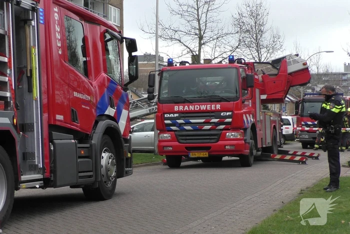 Gevel flatwoning ontzet door explosie