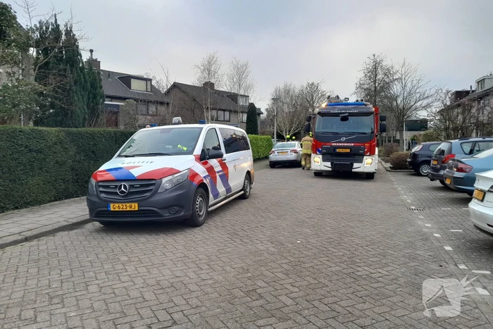 Brandweer verricht onderzoek naar gaslucht