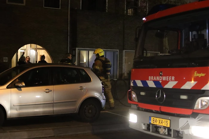 Woningbrand snel onder controle, mogelijk veroorzaakt door lichtkogel