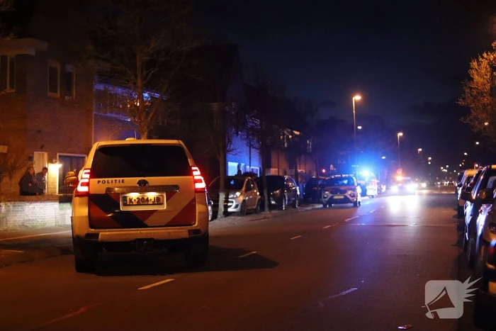 Woningbrand snel onder controle, mogelijk veroorzaakt door lichtkogel