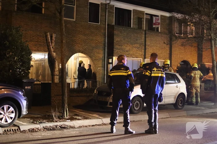 Woningbrand snel onder controle, mogelijk veroorzaakt door lichtkogel