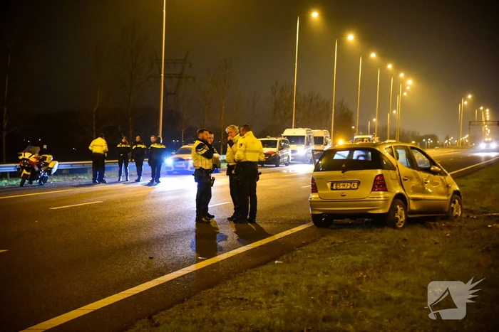 Politieagent schiet op voertuig op snelweg