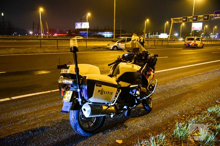 Politieagent schiet op voertuig op snelweg