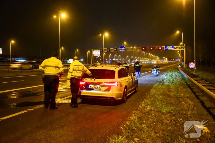 Politieagent schiet op voertuig op snelweg