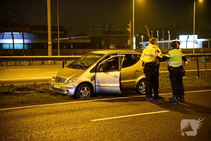 Politieagent schiet op voertuig op snelweg