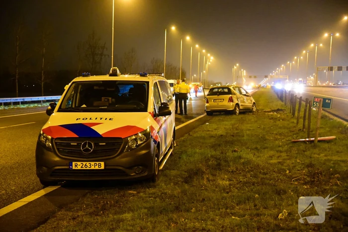 Politieagent schiet op voertuig op snelweg