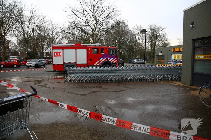 Hoofdleiding gesprongen in Jumbo supermarkt