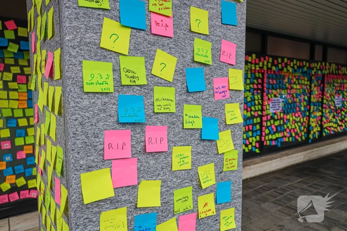 NOS pand beplakt met memo-papiertje