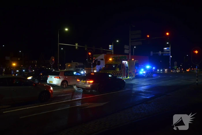 Fietser aangereden bij verkeerslichten