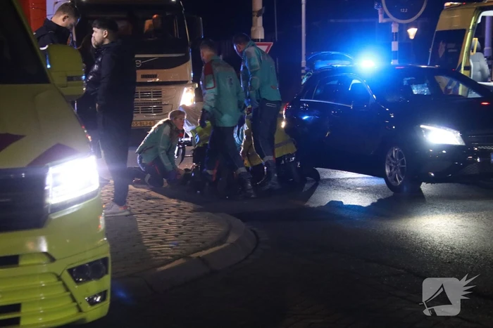 Fietser aangereden bij verkeerslichten