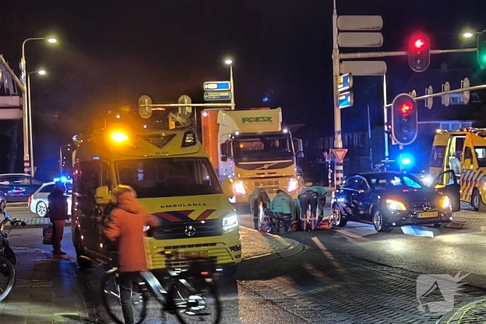 Fietser aangereden bij verkeerslichten
