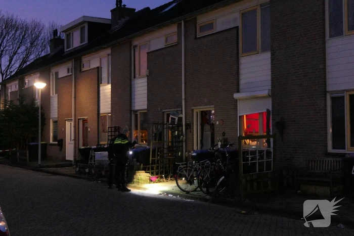 Explosie beschadigt gevel van woning