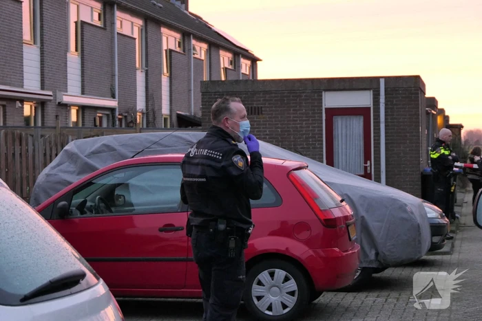 Explosie beschadigt gevel van woning