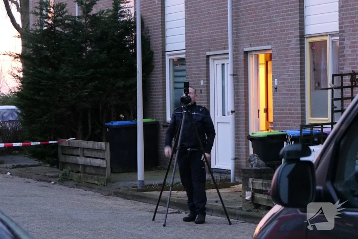 Explosie beschadigt gevel van woning