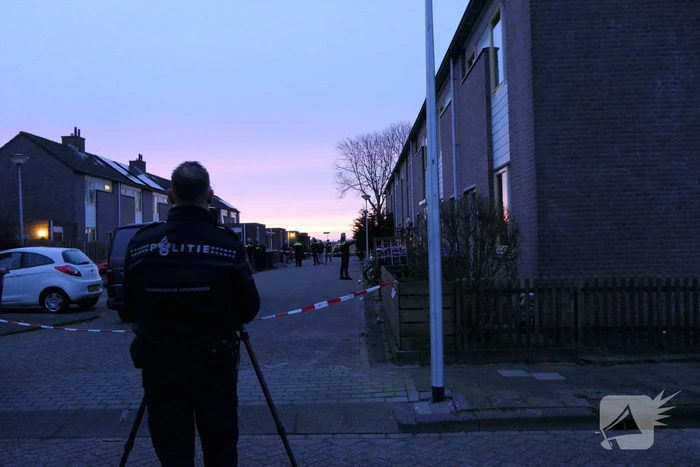 Explosie beschadigt gevel van woning