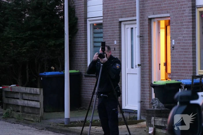 Explosie beschadigt gevel van woning