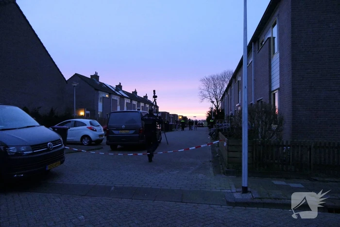 Explosie beschadigt gevel van woning