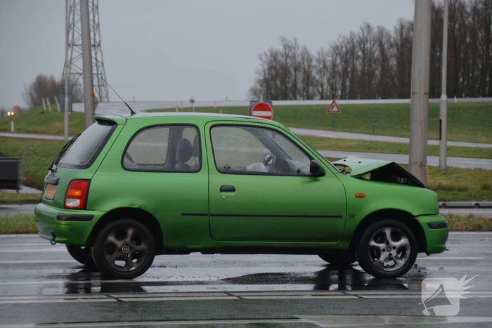 Schade bij kop-staartbotsing voor verkeerslichten
