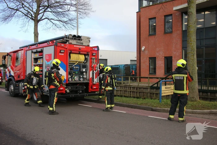 Bedrijfspanden vol rook door brand
