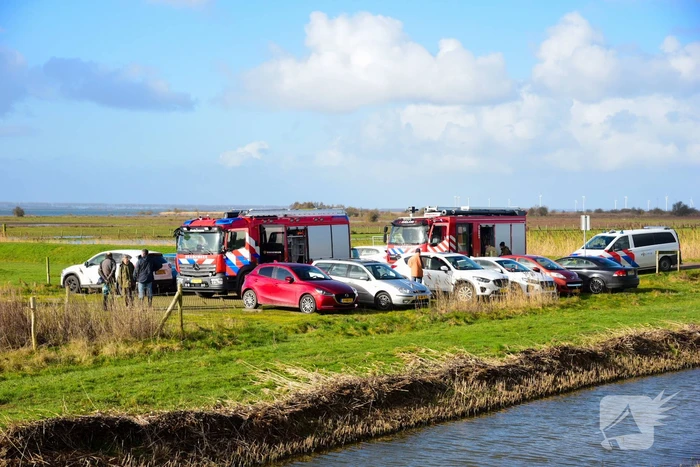 Meerdere personen te water nadat pont omslaat