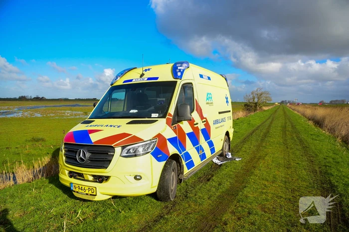 Meerdere personen te water nadat pont omslaat